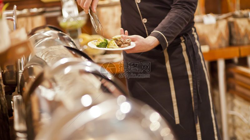 坚果炒货在保存过程中容易受潮、变质，因此要注意以下几点：